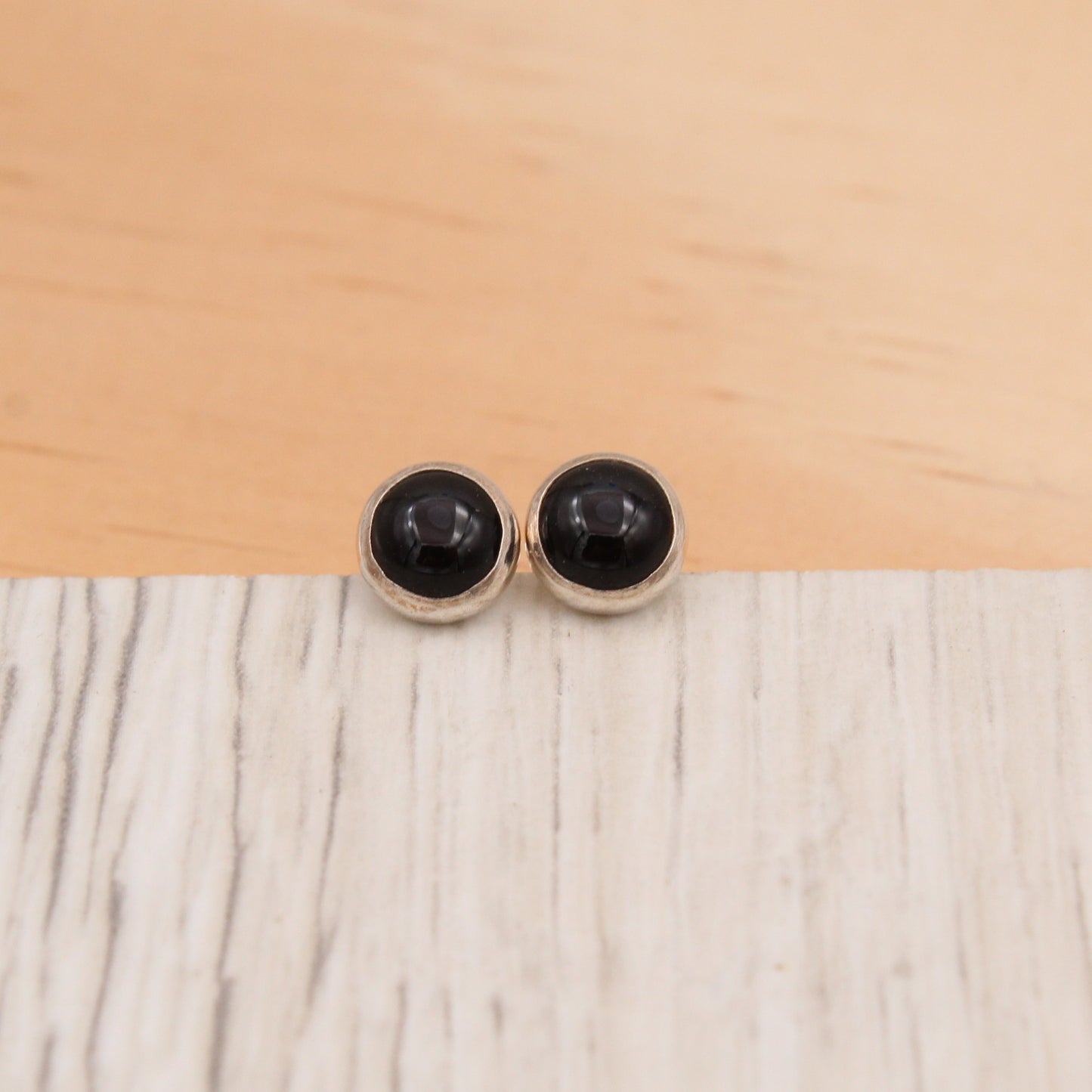 #3099 Onyx Studs with Smooth Setting - 6mm