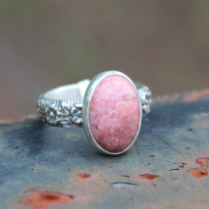 Size 7 1/2 Rose Cabochon on Floral Sterling Silver Band