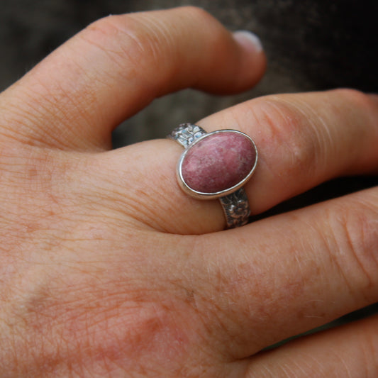 Size 7 1/2 Rose Cabochon on Floral Sterling Silver Band
