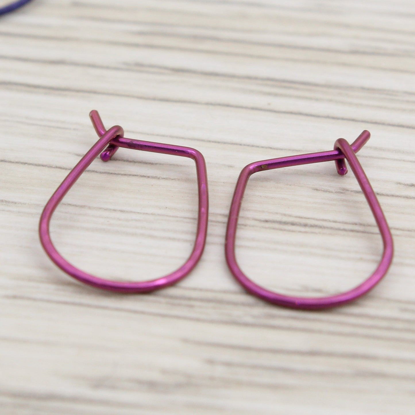 #3136 Dark Pink Niobium Hoops