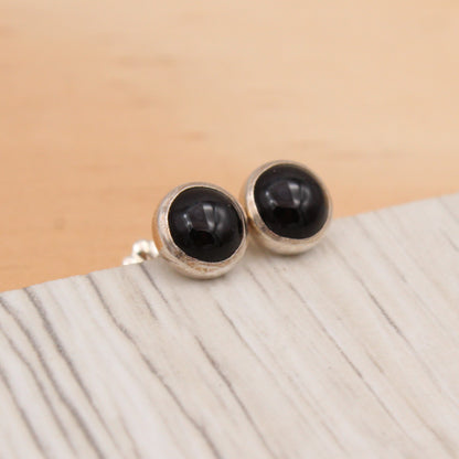 #3099 Onyx Studs with Smooth Setting - 6mm