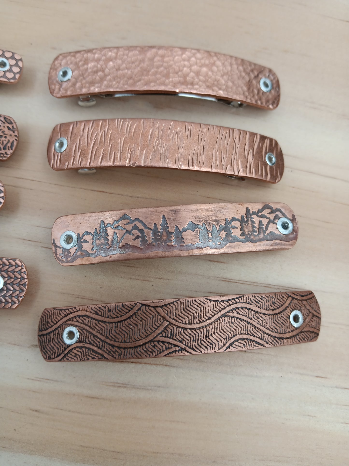 Small hair barrette